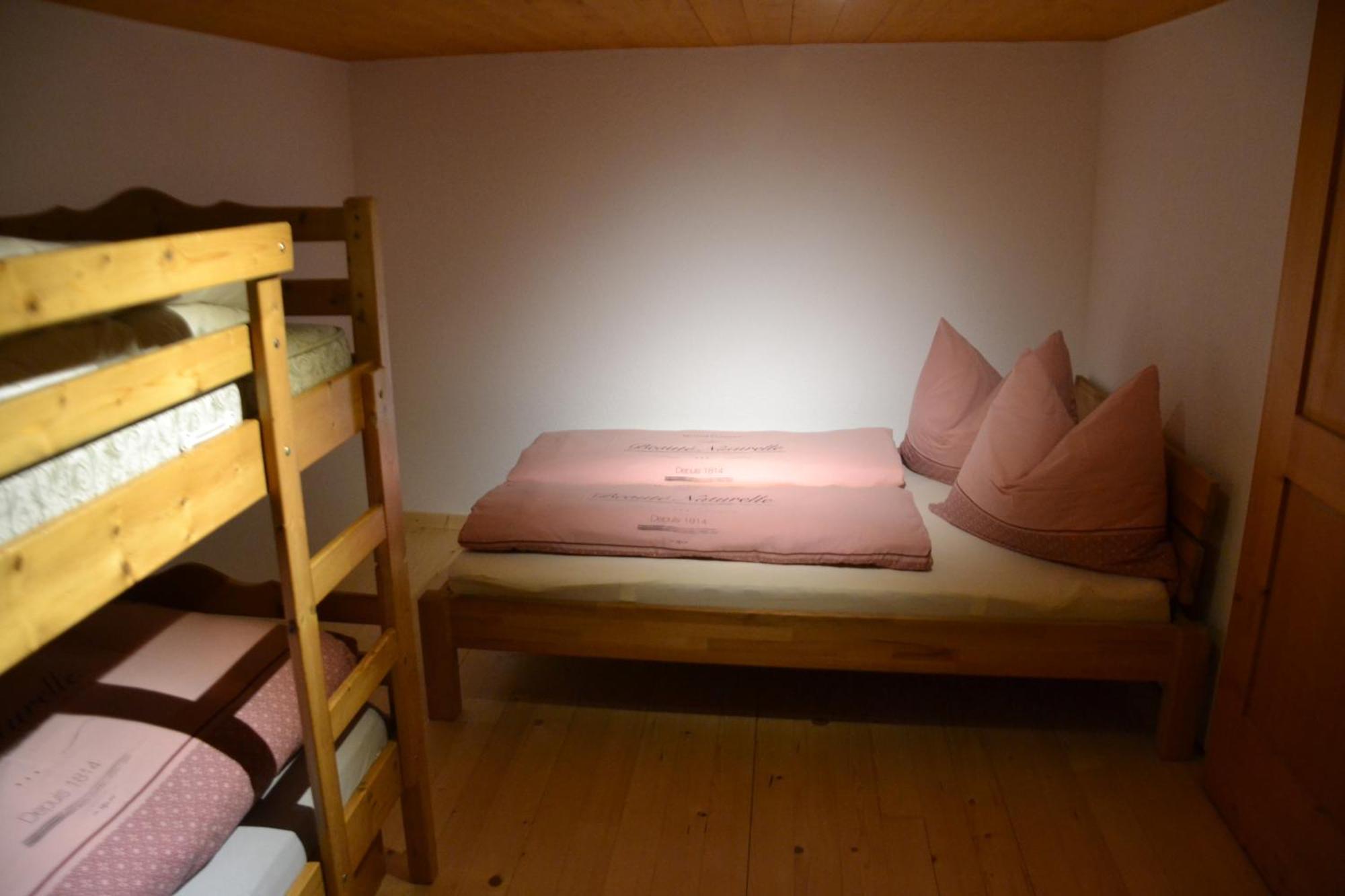Sunnaschi Appartements - Wohnungen Oder Gesamt Als "Huette" ลาแทร์นส์ ภายนอก รูปภาพ